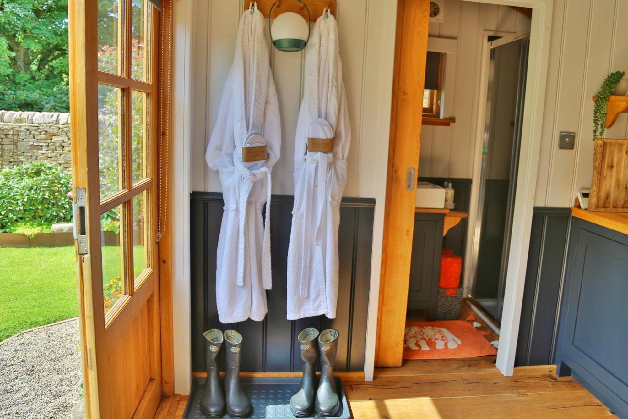 Вілла Flora Luxury Retreat, Private Garden, Views & Hot Tub Дарем Екстер'єр фото